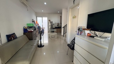 Disewakan Rumah 2 Lantai Semi Furnished di Green Lake City