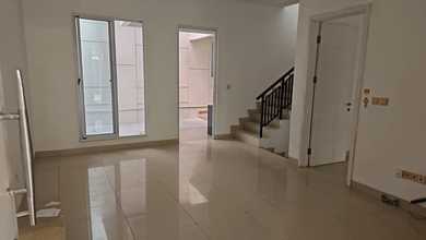 Disewakan Cepat Rumah 2 Lantai Semi Furnished di Green Lake City