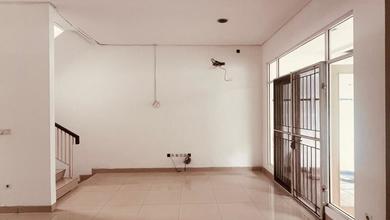 Disewakan Rumah 2 Lantai di Cluster Green Lake City