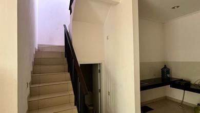 Disewakan Rumah 2 Lantai di Green Lake City