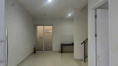 Disewakan Rumah 2 Lantai Unfurnished di Green Lake City