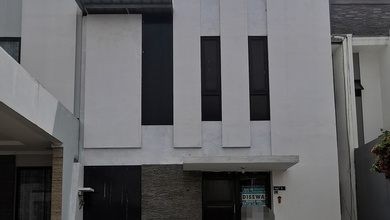 Disewa rumah cluster casa jardin daanmogot. Rapi siap huni