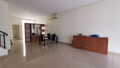 Disewakan Rumah di Green mansion rapi siap huni