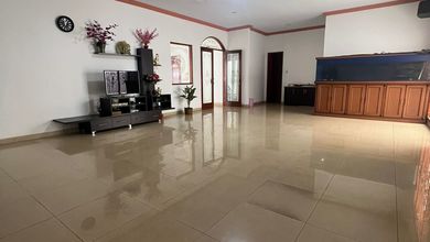 Dijual Rumah di Pluit Posisi Hoek
