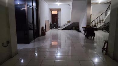 Ruko gandeng  3 lantai di Pangeran Tubagus Angke Komplek BNI