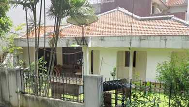 Rumah Komplek Duren Sawit Baru,Jalan Selat Sunda