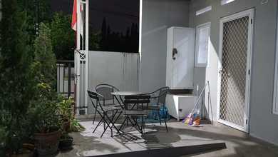 Rumah cantik hook 2 Lantai di ciledug