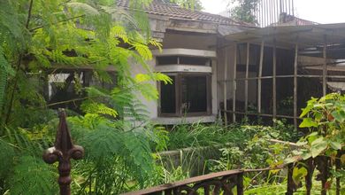 Rumah Tua Hitung Tanah Butuh Renovasi di cibubur