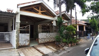 Dijual Cepat Rumah di Graha Raya 2 Lantai Dekat ke Bintaro