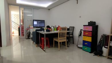 Dijual Rumah Bagus 2 lantai di taman sari sawah besar