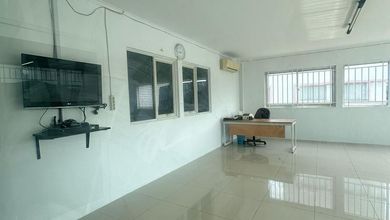 Dijual Gudang Bagus Akses Kontainer 3 Lantai