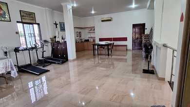 Rumah Pinggir Jalan Bisa Untuk Usaha Bentuk Tanah Ngantong