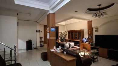 Rumah Strategis Dekat Ke Kota Dan Tanah Abang