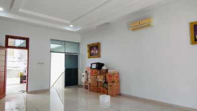 Rumah Bagus Di Jembatan Lima Dalam Kompleks Dekat Ke Tanah Abang