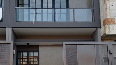 Rumah baru 2 lantai dengan lok yg tenang