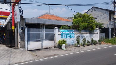Dijual Rumah Tua di Jalan Kemanggisan ilir Raya