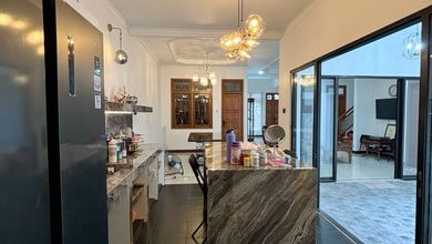 Langka Rumah 2 Lantai Senopati Kebayoran Baru Shm Bagus 