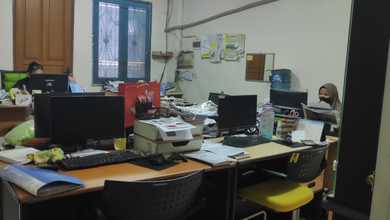 Di Jual Ruko Gandeng 2 Jembatan Dua 3.5 Lantai 