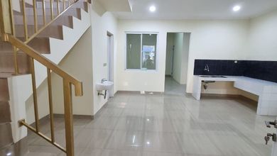 Di jual rumah di duta garden cluster Beverly 2 lantai 