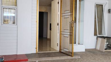 Rumah 2 Lantai SHM Sudah Renovasi di duta garden 