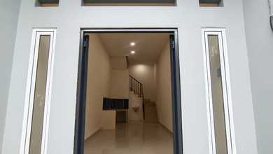 Disewakan Rumah di Duri Kepa 3.5 Lantai