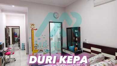 ** Rumah di Duri kepa 2 Lantai SHM Sudah Renovasi**