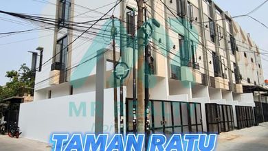 ** Rumah Baru di Taman ratu 3 Lantai Akses Jalan 2 Mobil**