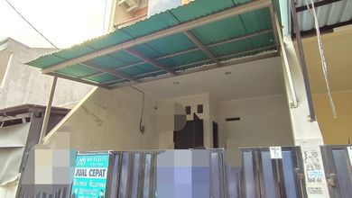 ** Rumah di Duri Kepa 3 Lantai Sudah Renovasi Akses Mobil**