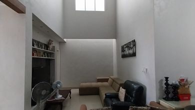 Rumah di Villa tomang mas 2 Lantai SHM Sudah Renovasi Utara