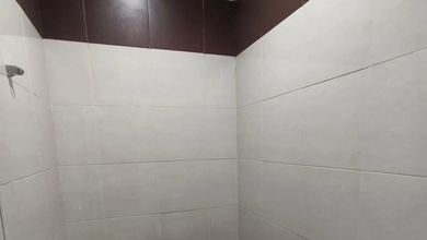 *** Rumah di Tomang 3 Lantai SHM Sudah Renovasi Barat Laut***