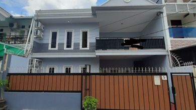 *** Rumah di Tomang 2 Lantai SHM Utara***