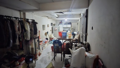 Di Jual Rumah Tua Hitung Tanah di Kavling Polri Jelambar