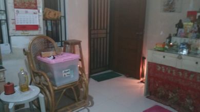 *** Rumah 3 Lantai Shm Butuh Renovasi Utara***