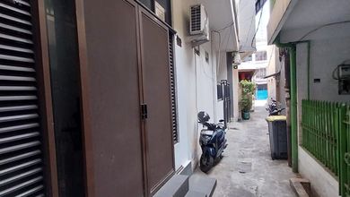 *** Rumah 4 Lantai Shm Sudah Renovasi Barat***