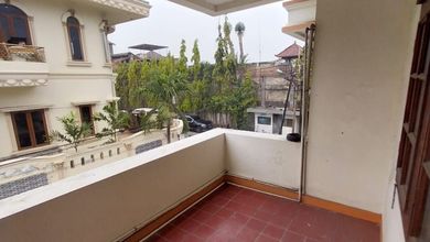 *** Rumah Kontrakan 2 Lantai Shm Sudah Renovasi***