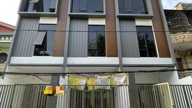 Rumah Baru Kavling Polri Jelambar Jarang Ada