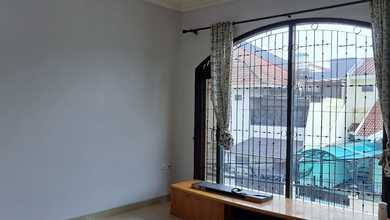 Disewakan Rumah Siap Huni Rapi Terawat Area Taman Ratu 