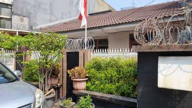 Rumah tua Pluit 10x20 1 1/4 lantai SHM