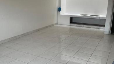 Ruko Muara Karang 5x17 Rapi Siap Pakai area ramai