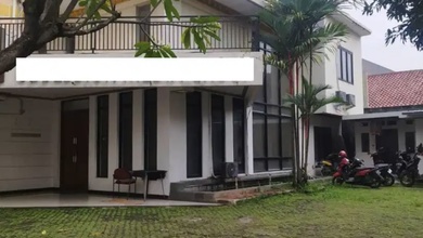 Rumah Ex Kantor Jagakarsa Dekat Tol Simatupang