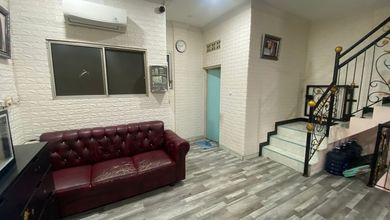 Rumah 4 Lantai SHM Sudah Renovasi di TPI II Kampung gusti siap huni dan terawat