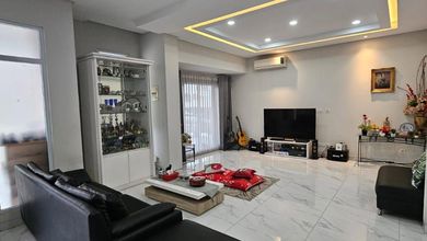 Rumah Cantik Siap Huni Di Green Lake City Cluster Amerika Latin Dekat Danau Jalan Boulevard