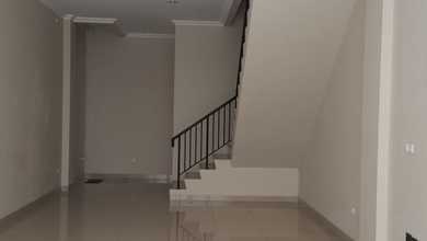 Ruko Cbd Di Green Lake City Rapi Dan Terawat