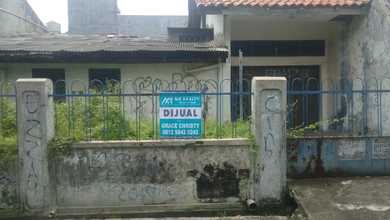 Dijual rumah tua di Taman Meruya ilir