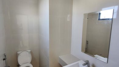 Ruko 3 Lantai Siap Pakai di Summarecon Crown Gading, Bekasi