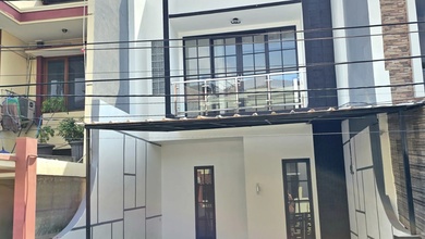 Rumah Bebas Banjir 3 Lantai Lokasi Strategis