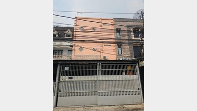 Ruko Bagus Siap Huni 3Lt Cocok Untuk USaha dan Kantor Akses Mobil daerah Taman Ratu