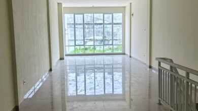 Ruko 3 Lantai Taman Surya Jakarta Barat