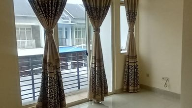 Rumah 2 Lantai Green Lake City