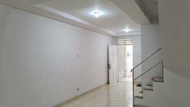 Disewakan Rumah Baru Renov Jakarta Barat Dekat Tol Jorr